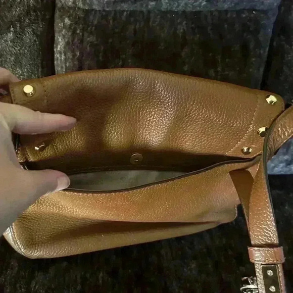 Michael Kors Hamilton Traveler Leather Saddle Bag with gold stud detail lock/key - Picture 11 of 15